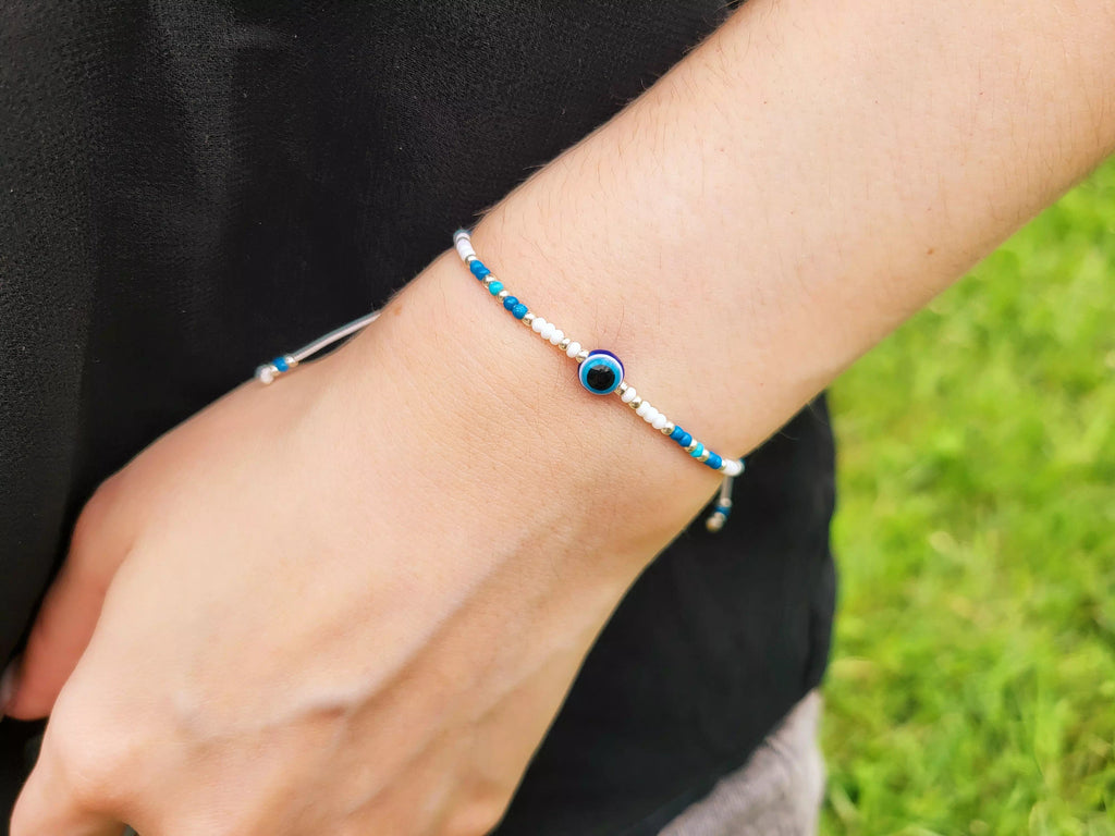 Bracelet Perles Rocailles Blanches et Bleues avec Œil Protecteur  Bracelet Jethyka