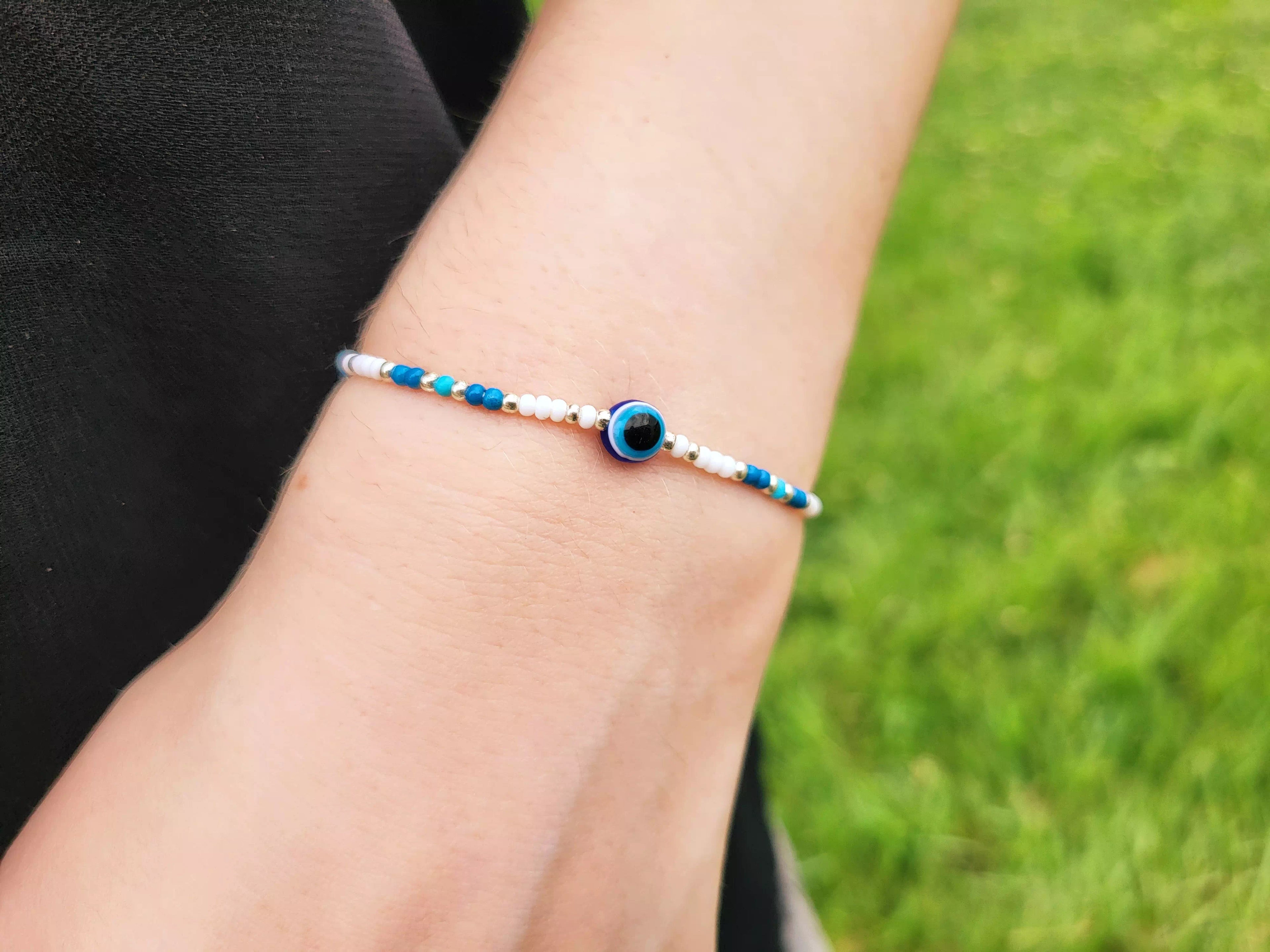 Bracelet Perles Rocailles Blanches et Bleues avec Œil Protecteur  Bracelet Jethyka