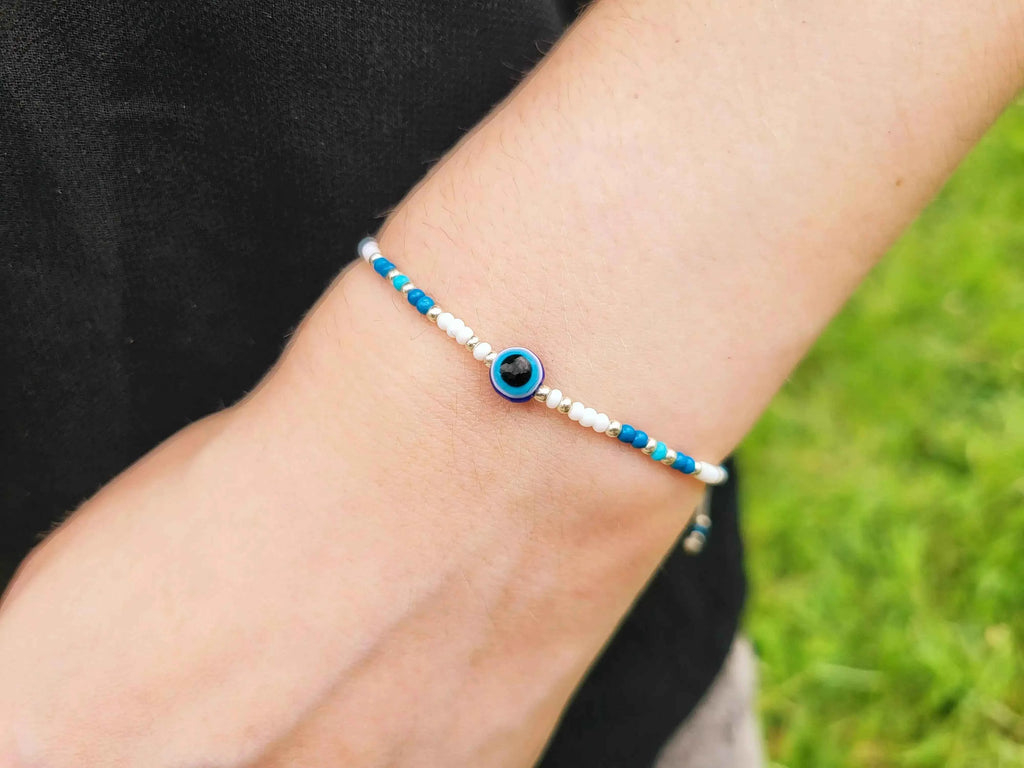 Bracelet Œil Protecteur perles rocailles blanches et bleues