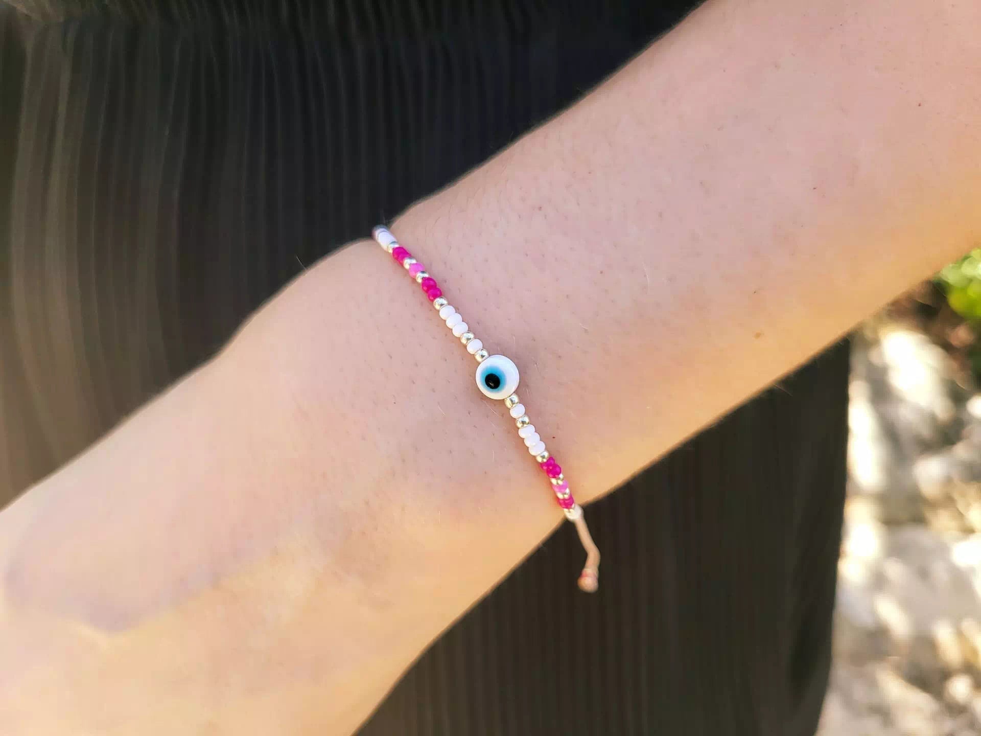 Bracelet Œil protecteur blanc perles rocailles roses et blanches  Bracelet Jethyka