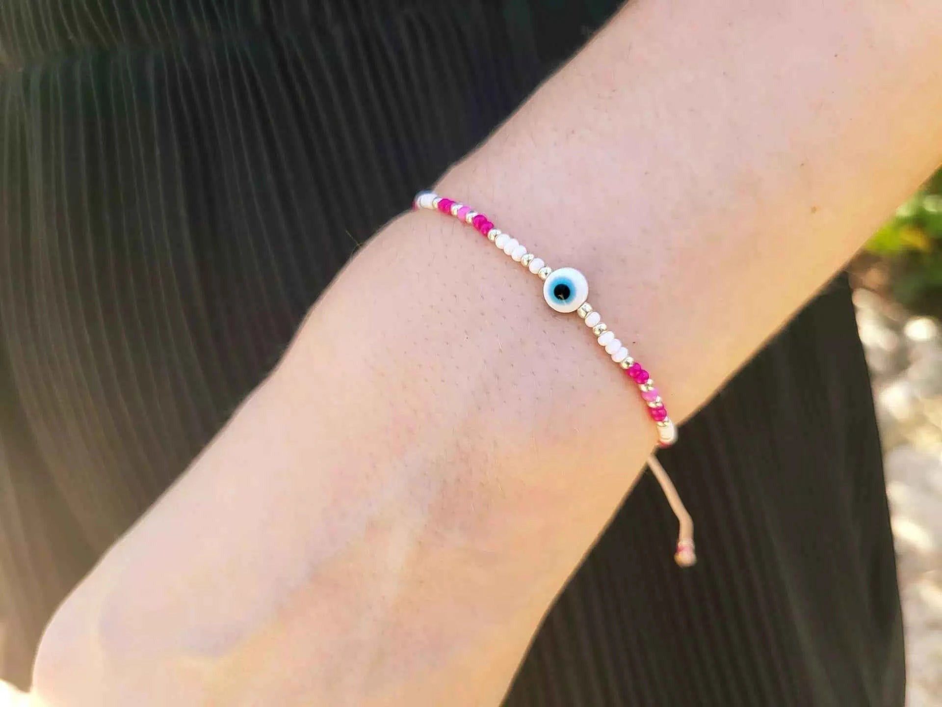 Bracelet Œil protecteur perles rocailles roses et blanches