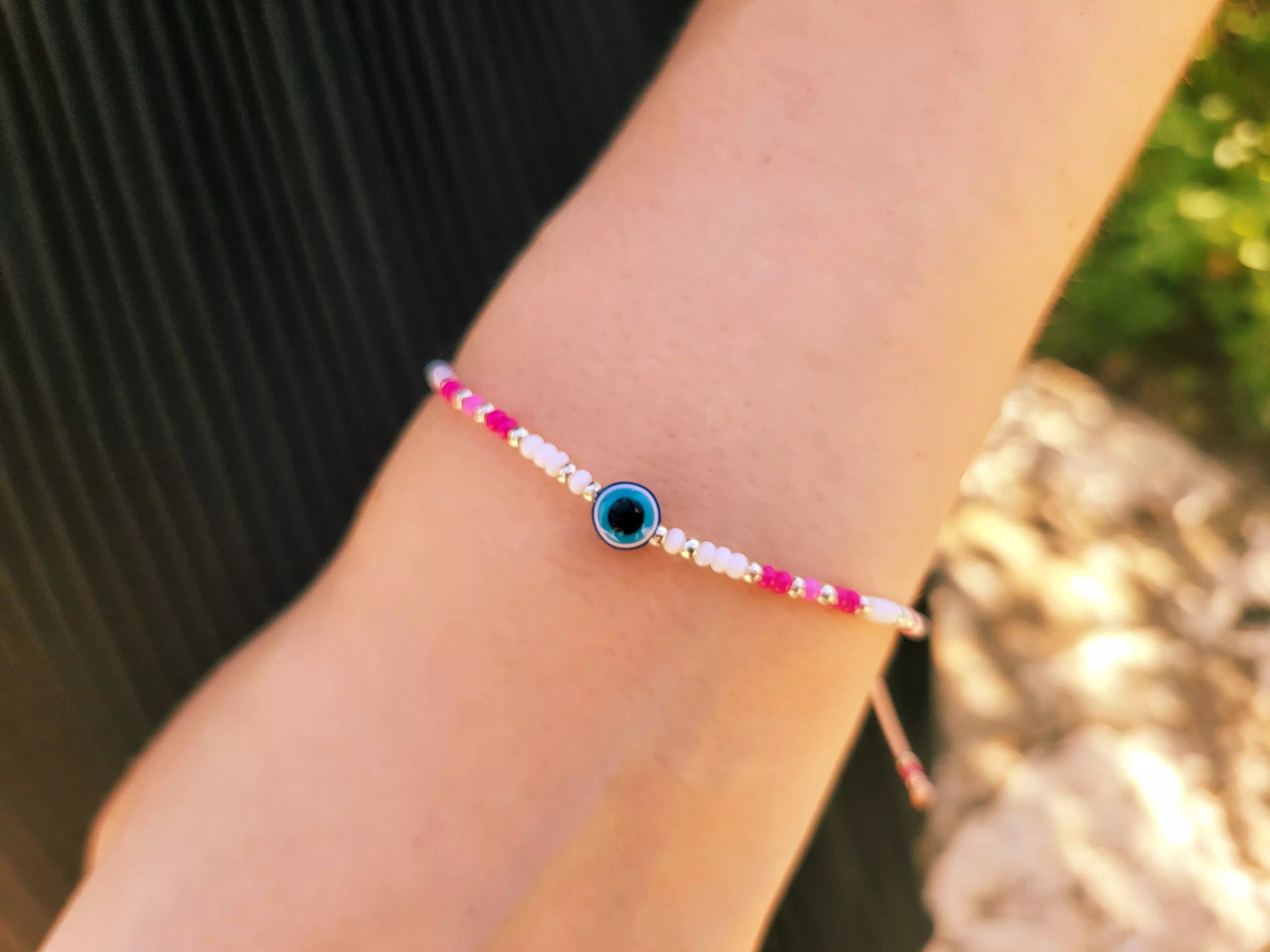 Bracelet en Perles Rocailles Blanches et Roses avec Perle Œil Protecteur  Bracelet Jethyka