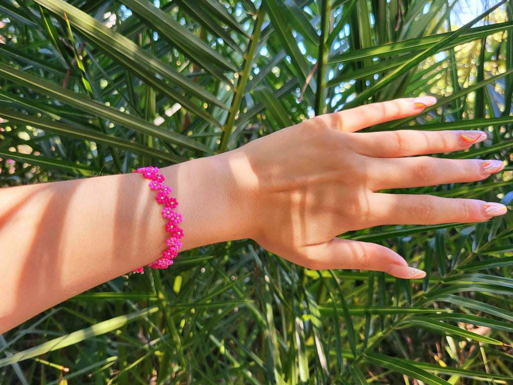 Bracelet Fleurs Roses et Fuchsias en Perles de Rocailles  Bracelet Jethyka