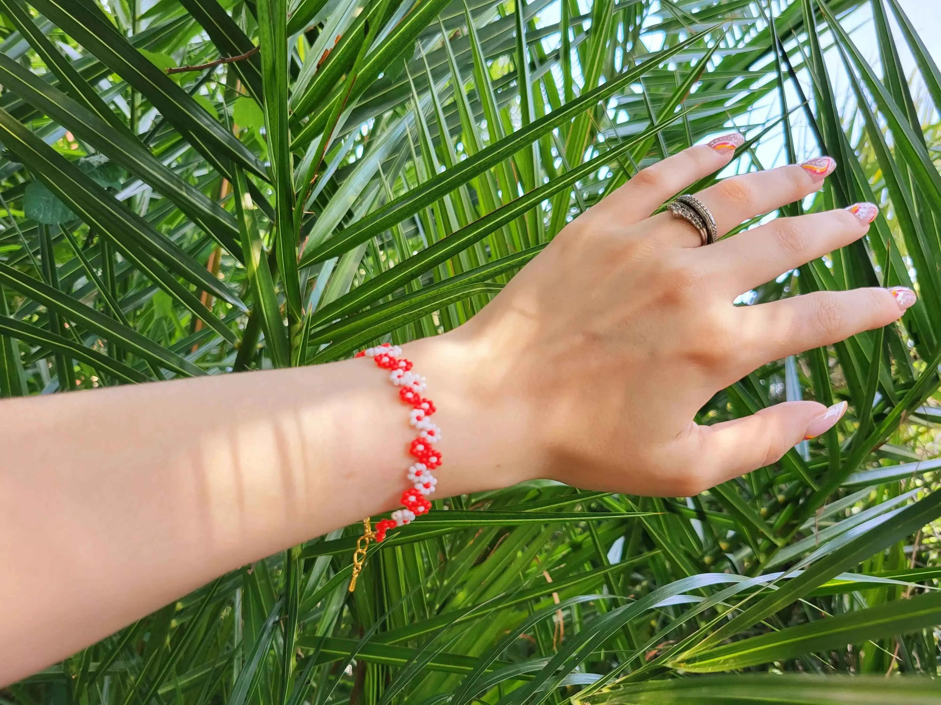 Bracelet Fleurs perles rocailles Rouges et Blanches