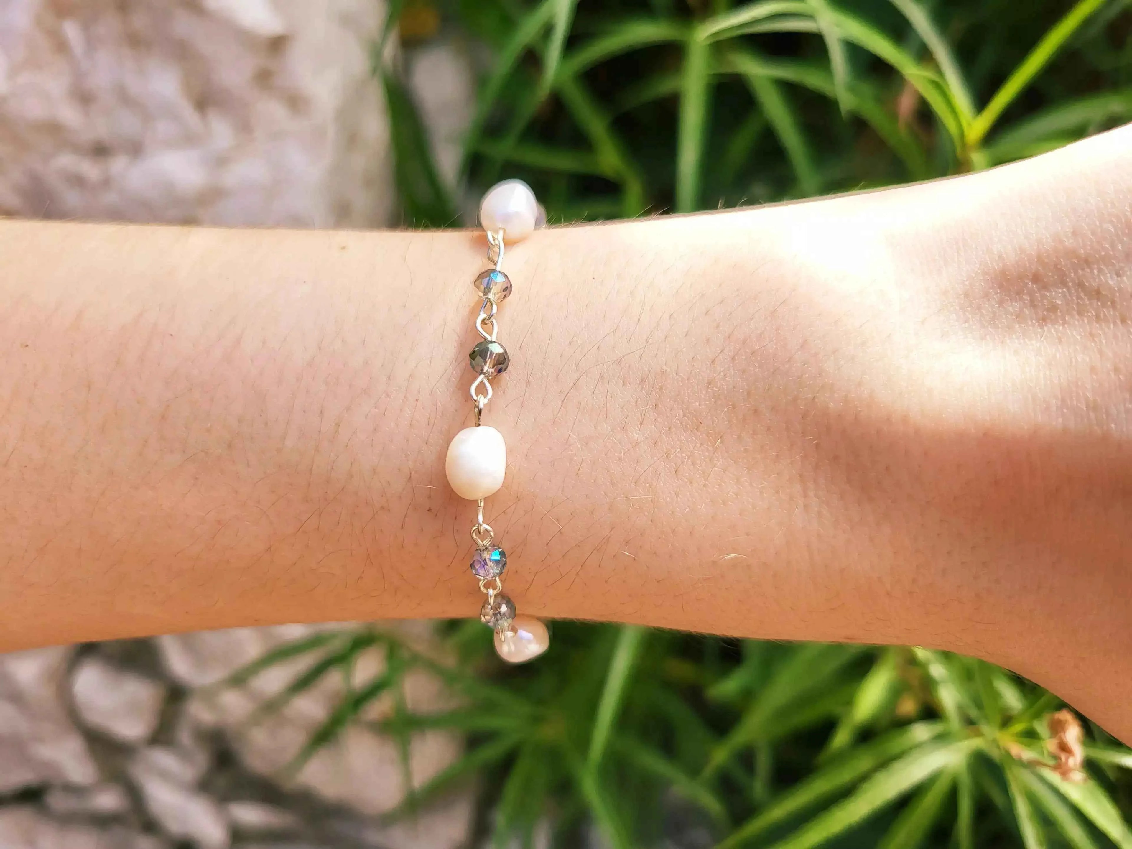 Bracelet perles Eau Douce et perles cristal Gris bleuté