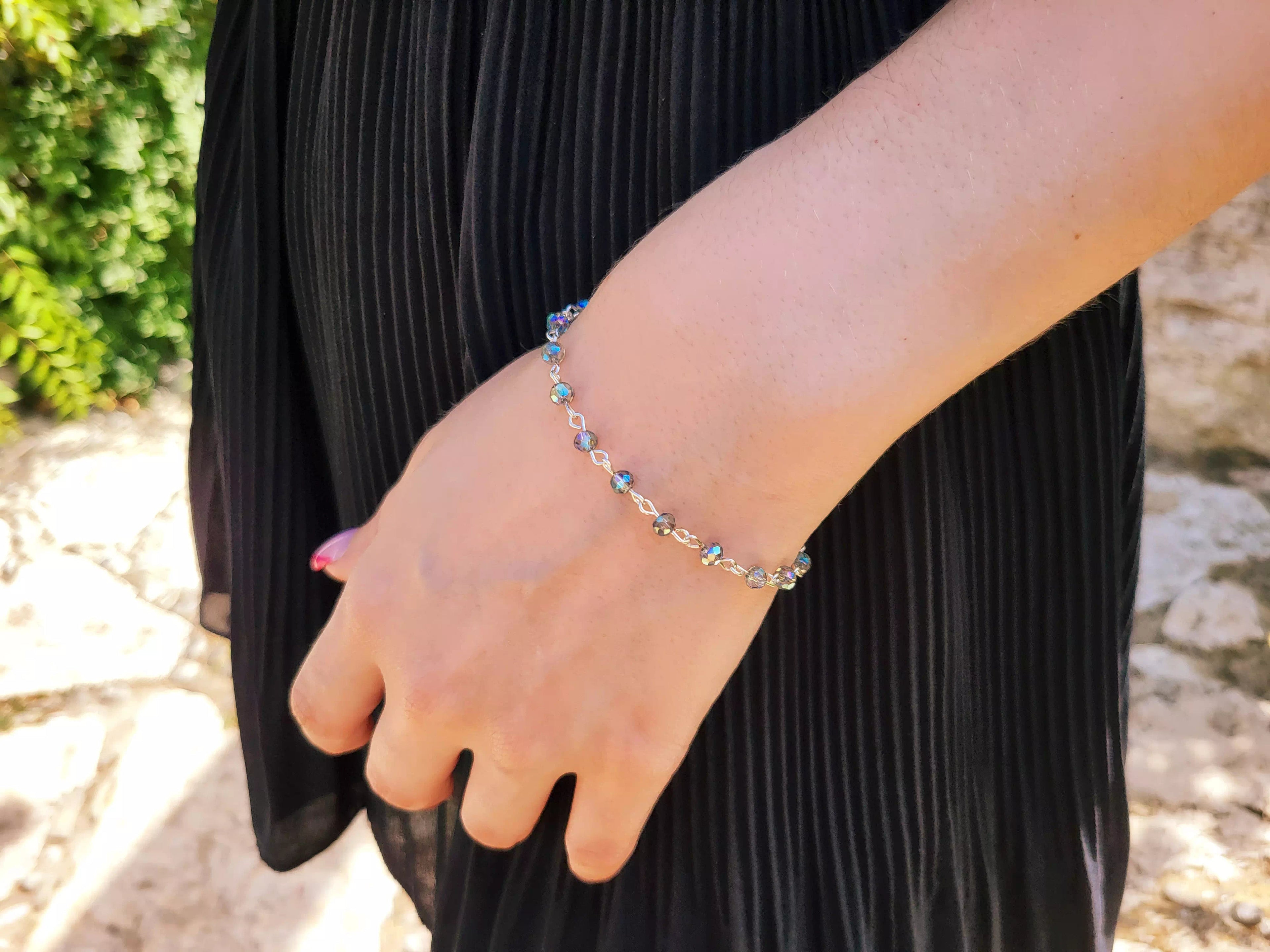 Bracelet en Plaqué Argent avec Perles Cristal Bleu Gris  Bracelet Jethyka