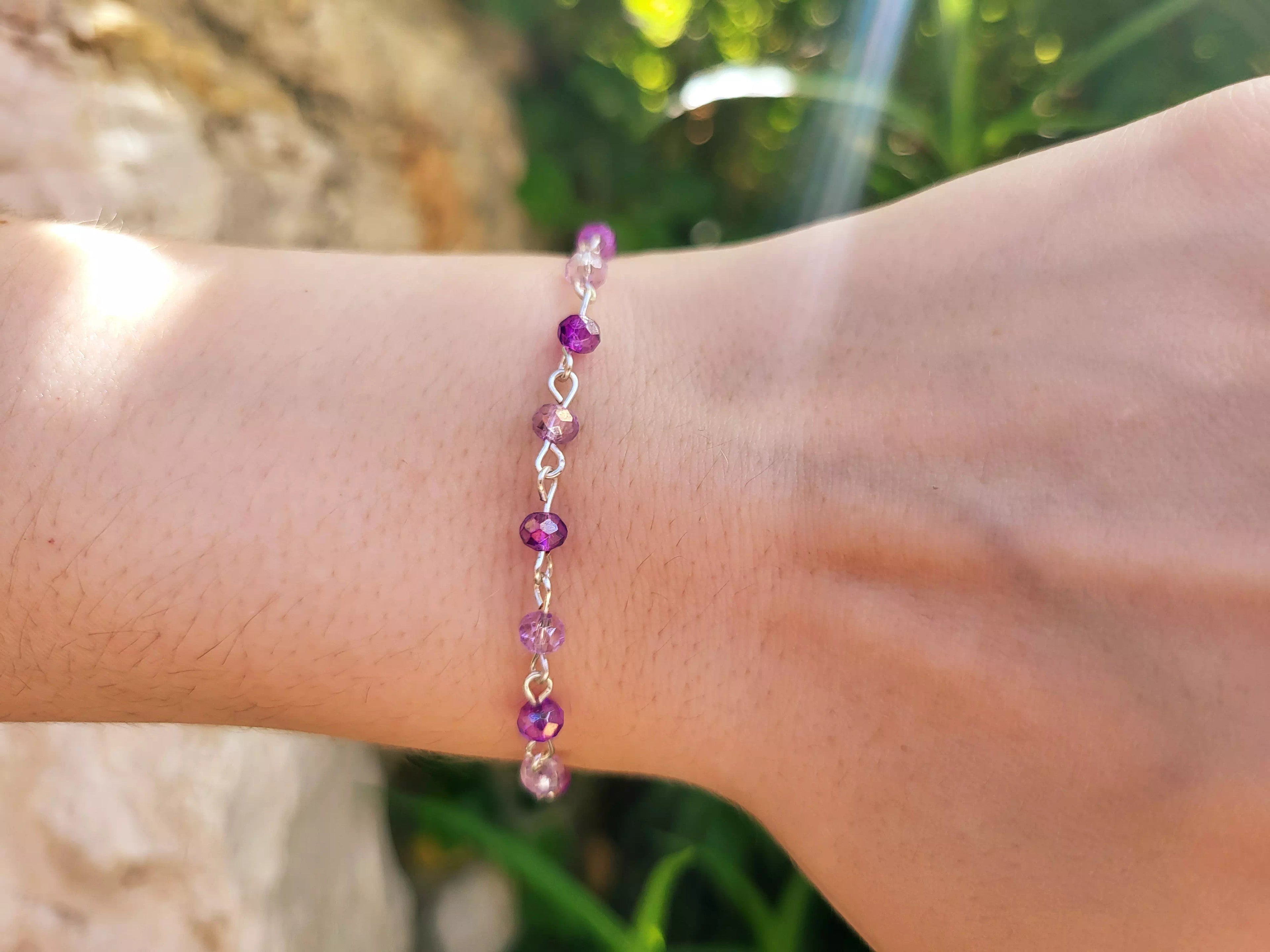 Bracelet en plaqué argent avec perles cristal violet et parme  Bracelet Jethyka