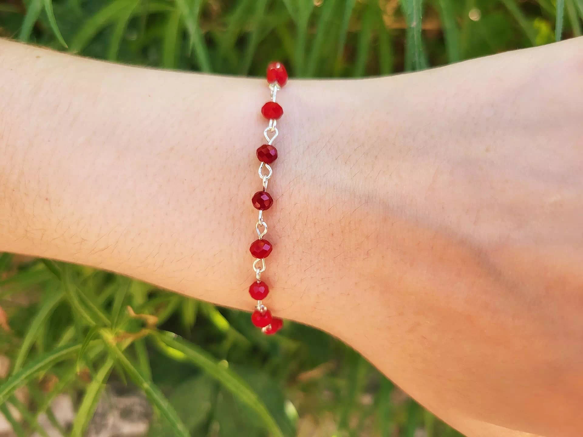 Bracelet en plaqué argent et perles cristal rouge  Bracelet Jethyka