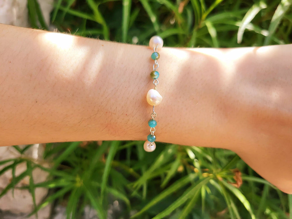 Bracelet plaqué argent perles eau douce et perles cristal bleues  Bracelet Jethyka