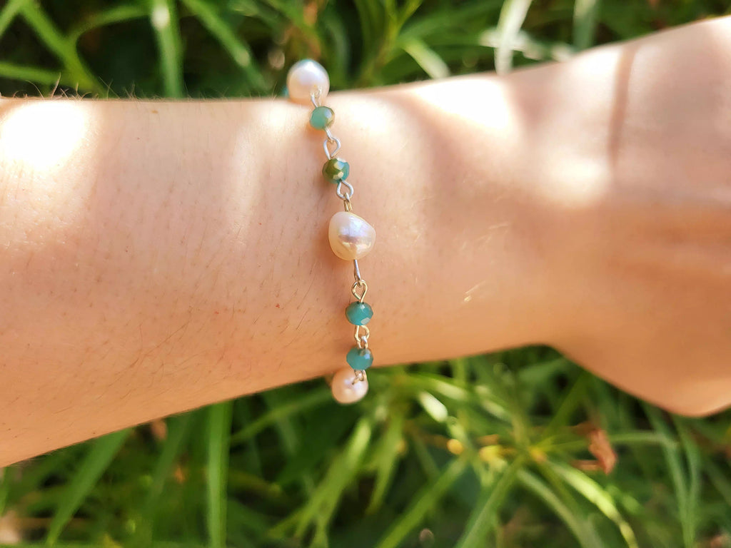 Bracelet plaqué argent perles eau douce et perles cristal bleues  Bracelet Jethyka