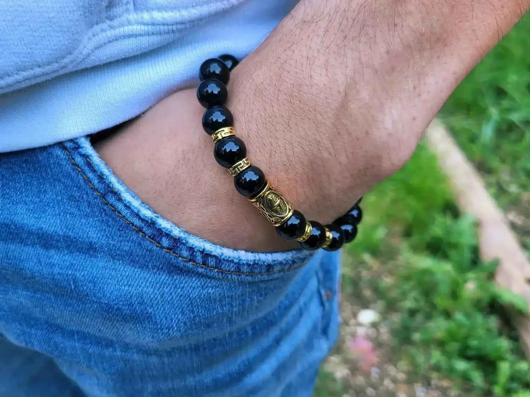 Bracelet en Pierres Naturelles Onyx et Perle Rune Viking Dorée