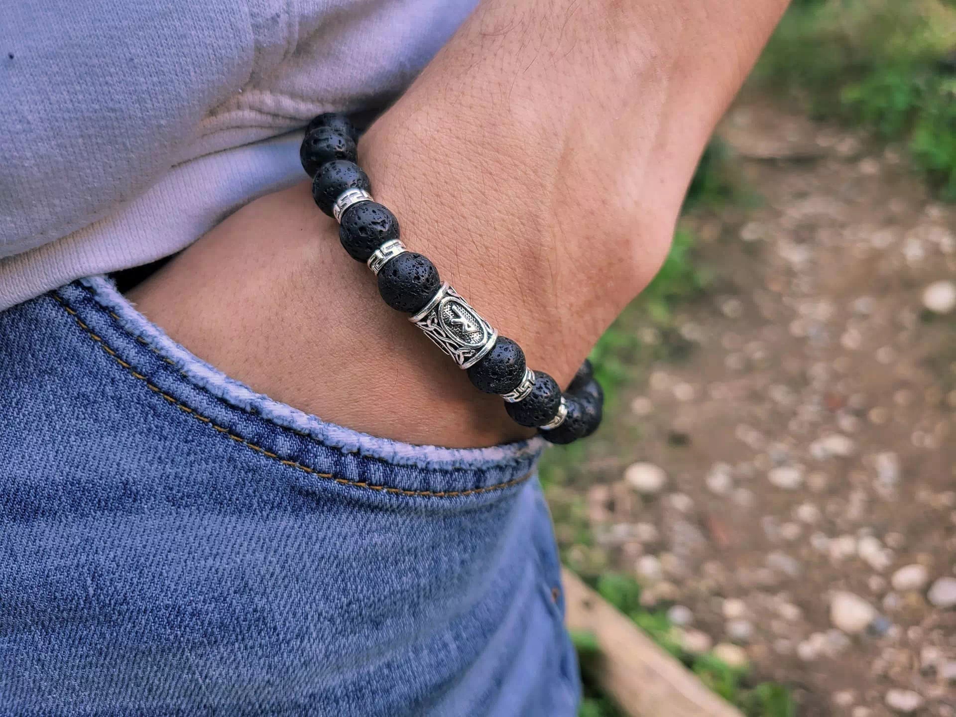 Bracelet en Pierres de Lave et Perle Rune Viking  Bracelet Jethyka