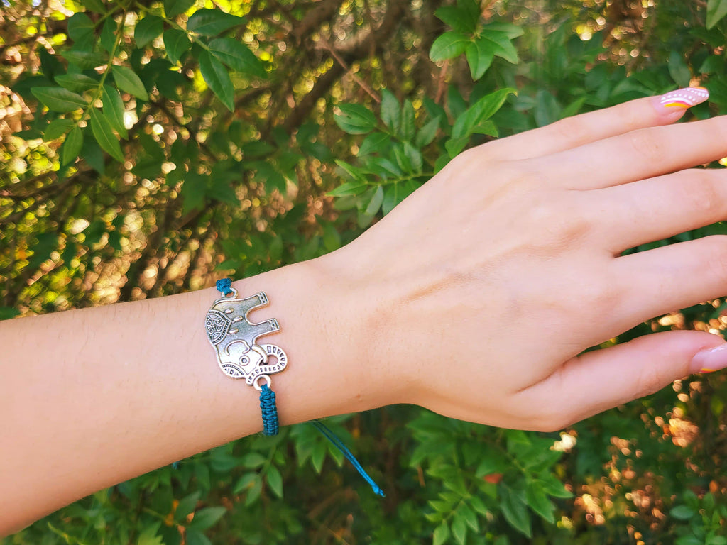Bracelet macramé bleu et Eléphant argenté  Bracelet Jethyka