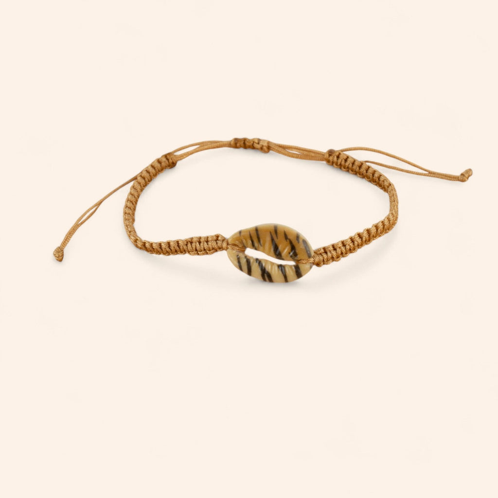 Bracelet macramé camel avec coquillage cauri tigré  Bracelet Jethyka