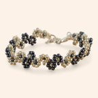 Bracelet Fleurs perles rocailles argentés et bleu métallisé  Bracelet Jethyka