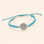 Bracelet macramé bleu avec fleur rosace argentée  Bracelet Jethyka