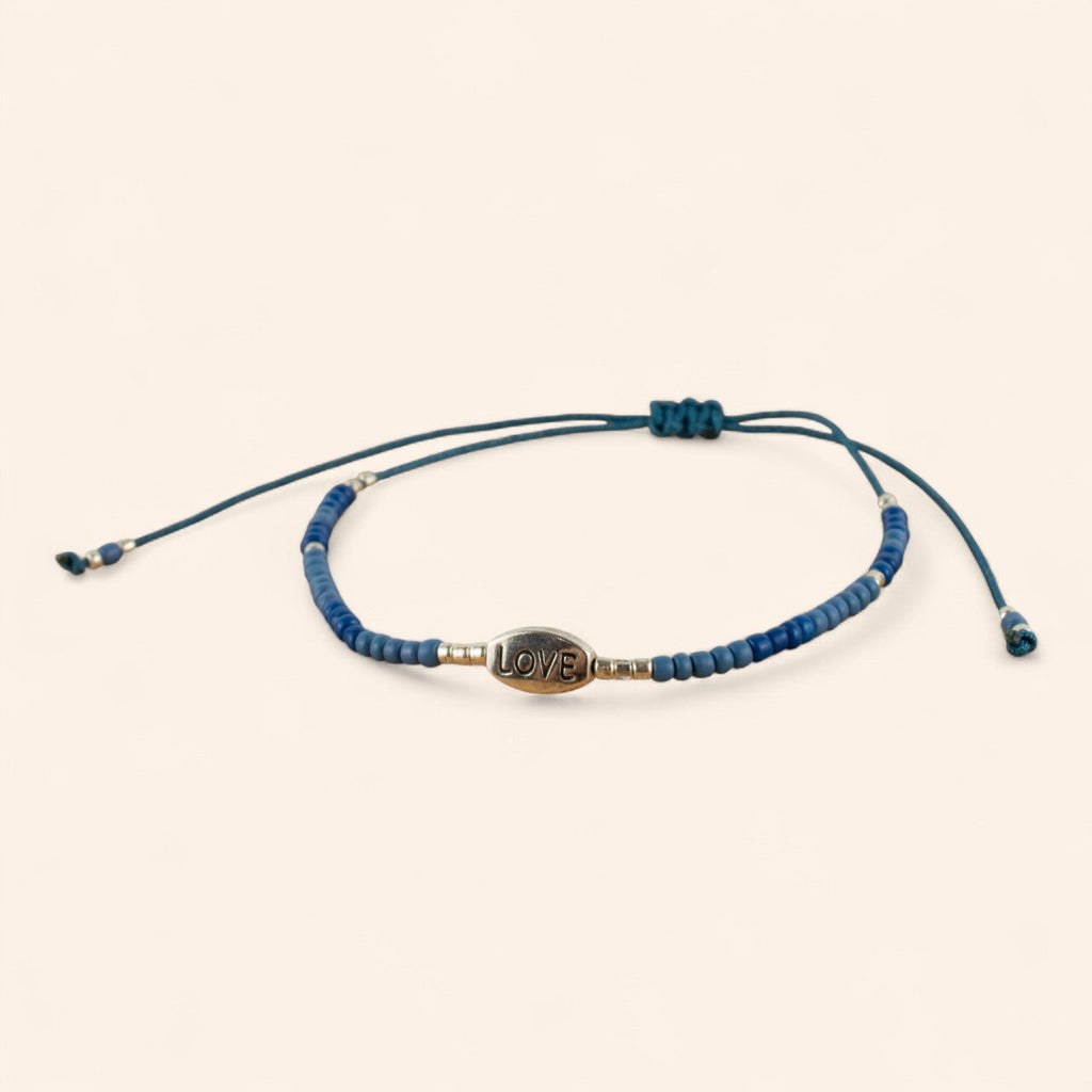 Bracelet en Perles Rocailles Bleues et Perle Love  Bracelet Jethyka