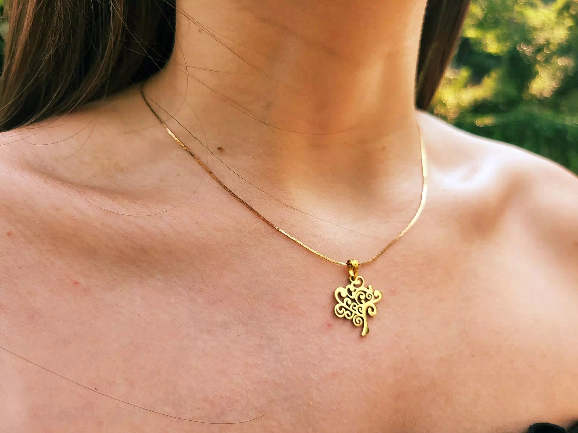 Pendentif Arbre de Vie et Chaîne Serpent en Métal Doré – Symbole d'Énergie et d'Harmonie  Pendentif Jethyka