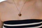 Pendentif cœur en pierres naturelles œil de tigre et chaîne argentée  Pendentif Jethyka