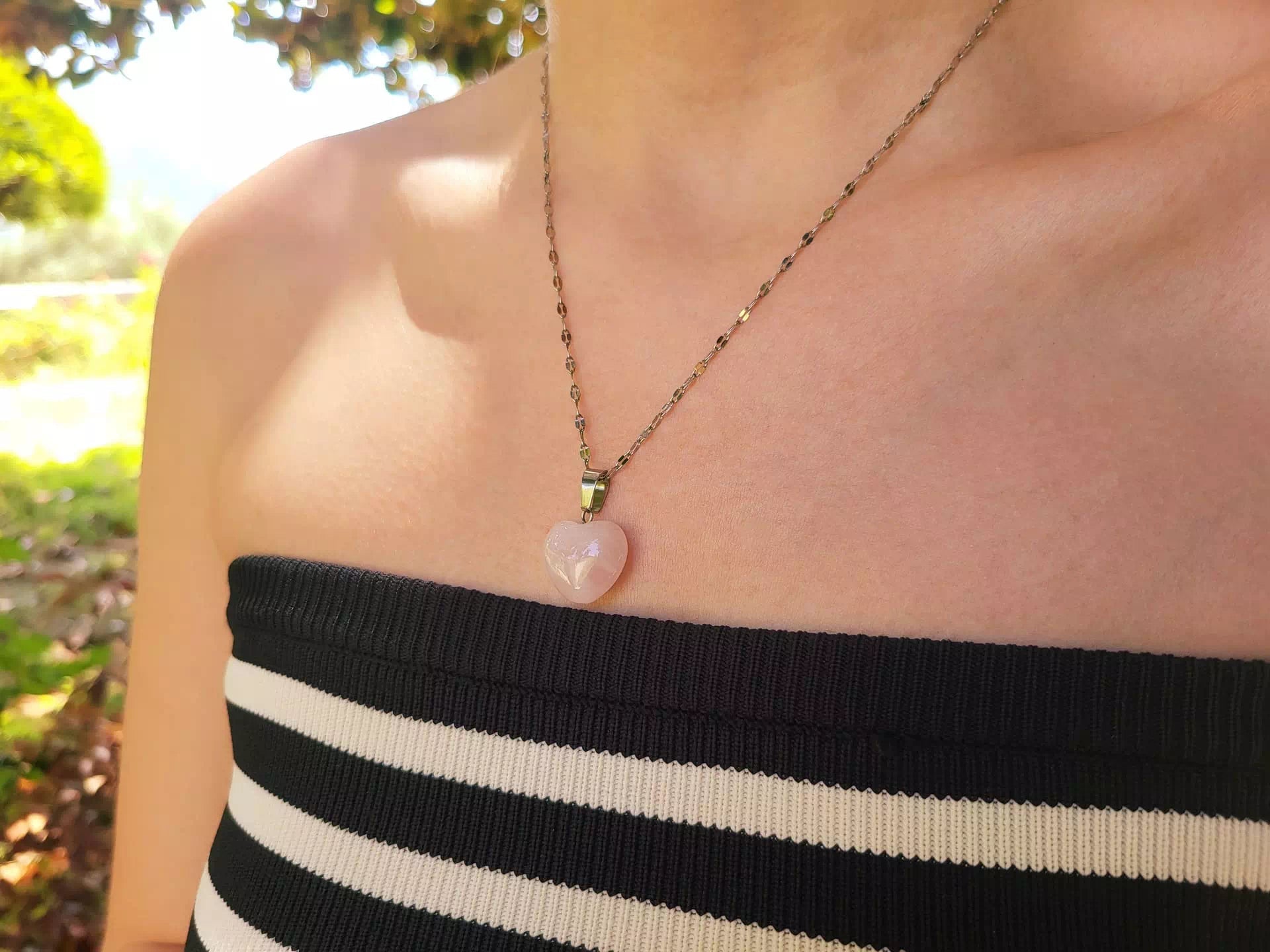 Pendentif cœur en pierres naturelles Quartz Rose et chaîne argentée  Pendentif Jethyka