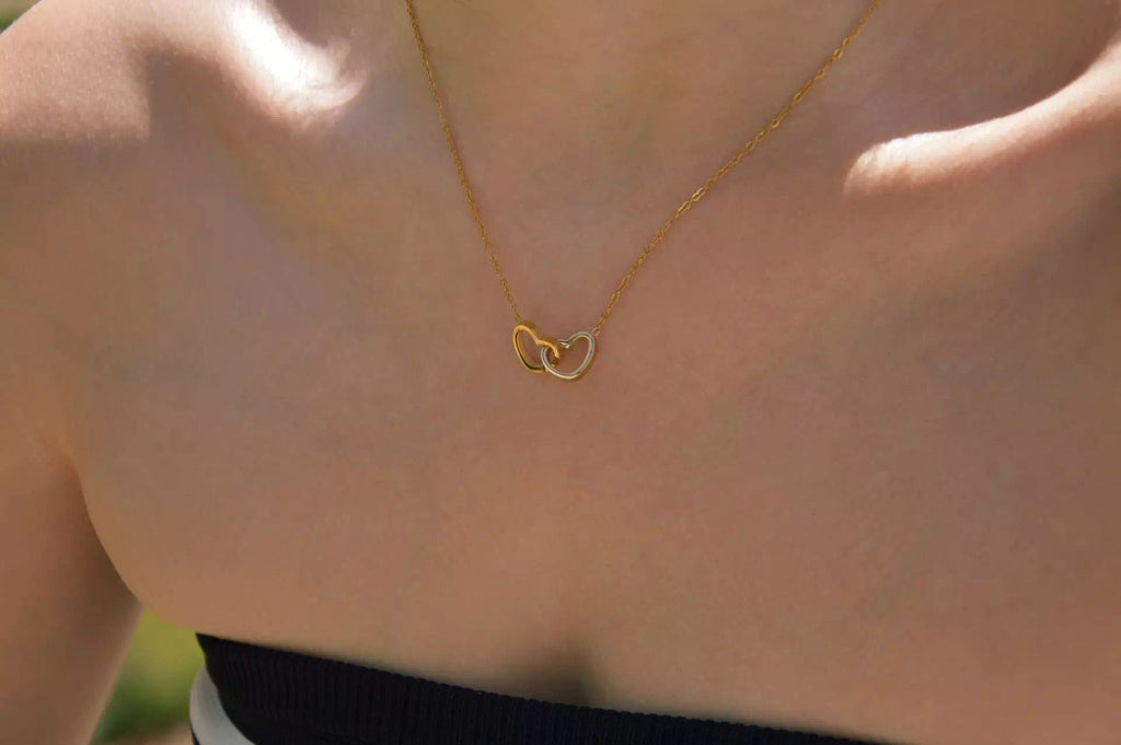 Collier cœurs dorés entrelacés  Collier Jethyka