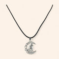 Collier pendentif Loup Hurlant à la Lune  Collier Jethyka