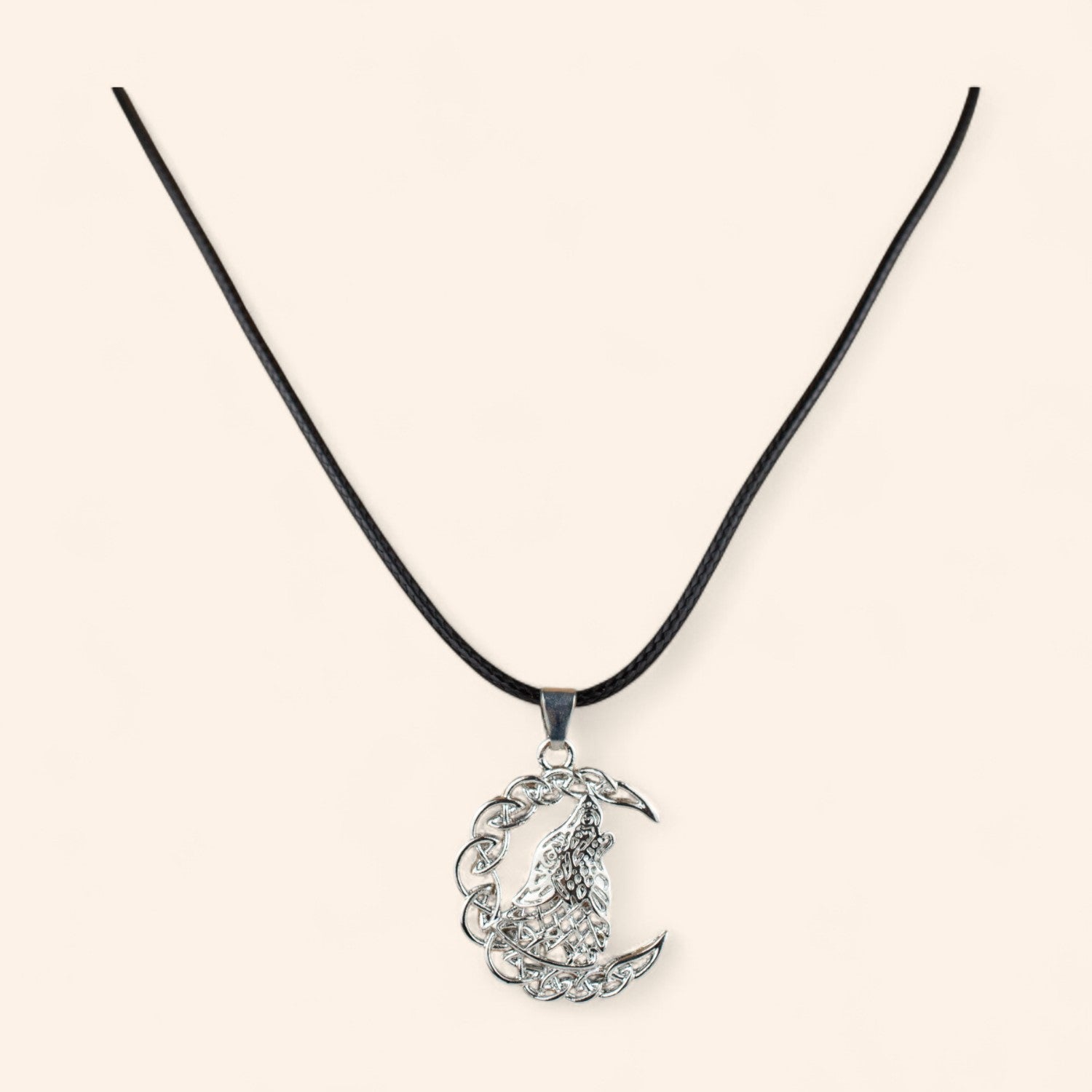 Collier pendentif Loup Hurlant à la Lune  Collier Jethyka