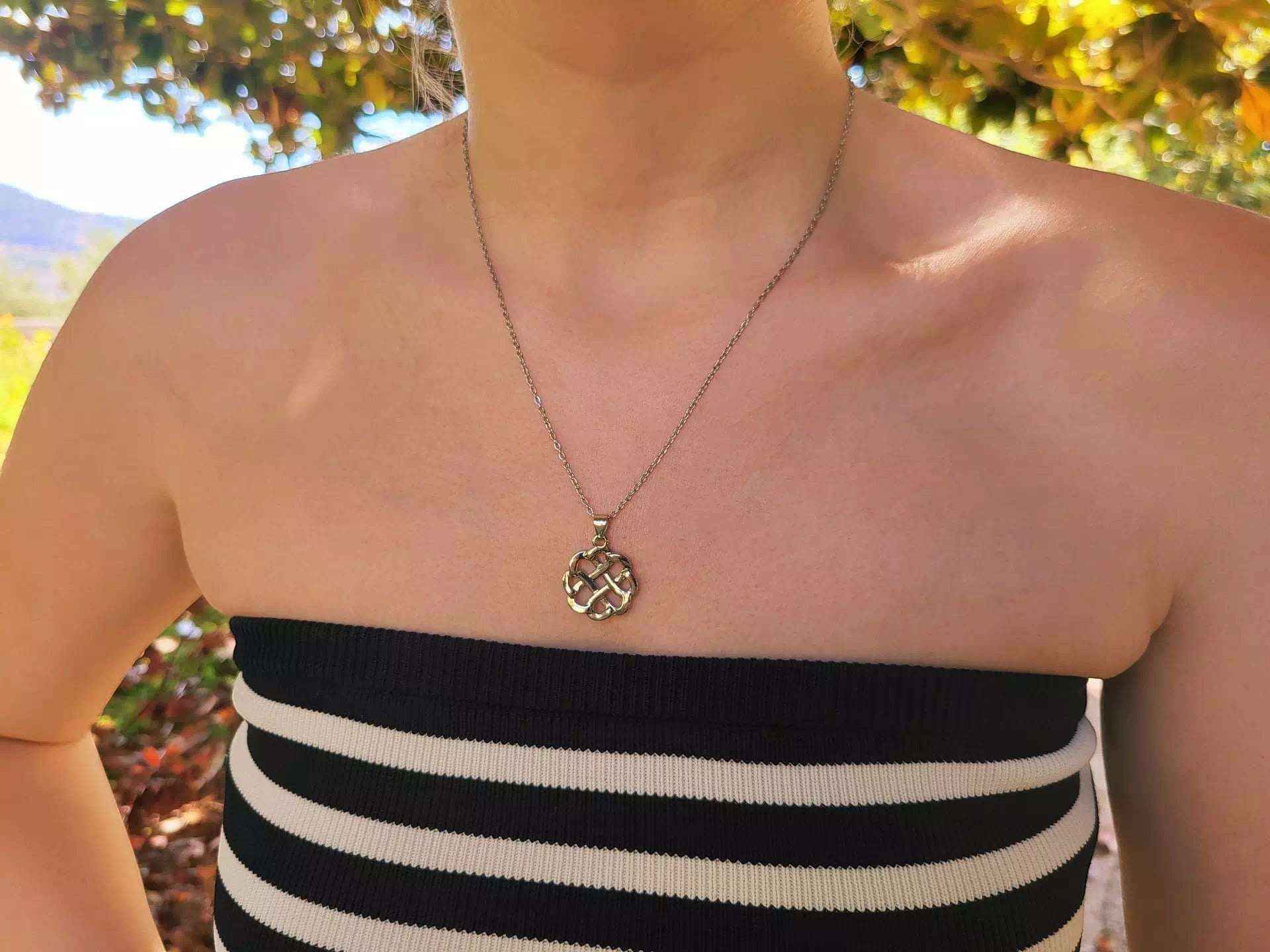 Collier pendentif Nœud Celtique