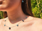 Collier Fleur perles cristal bleues  Collier Jethyka