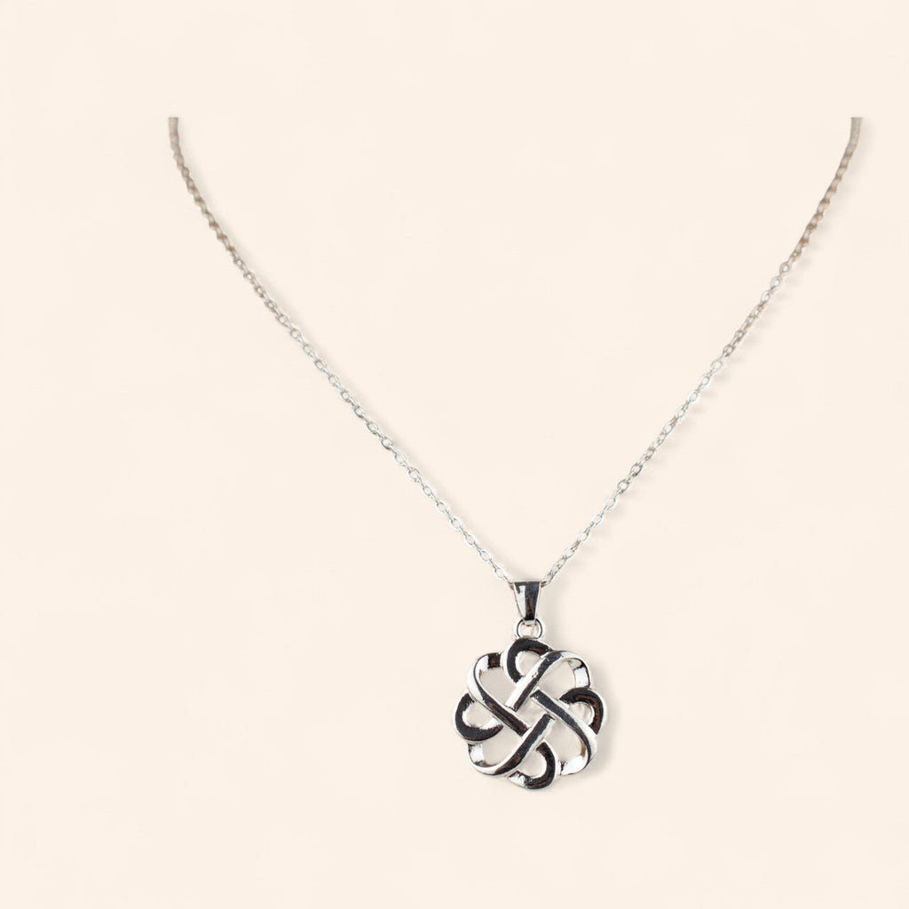 Collier pendentif nœud celtique  Collier Jethyka