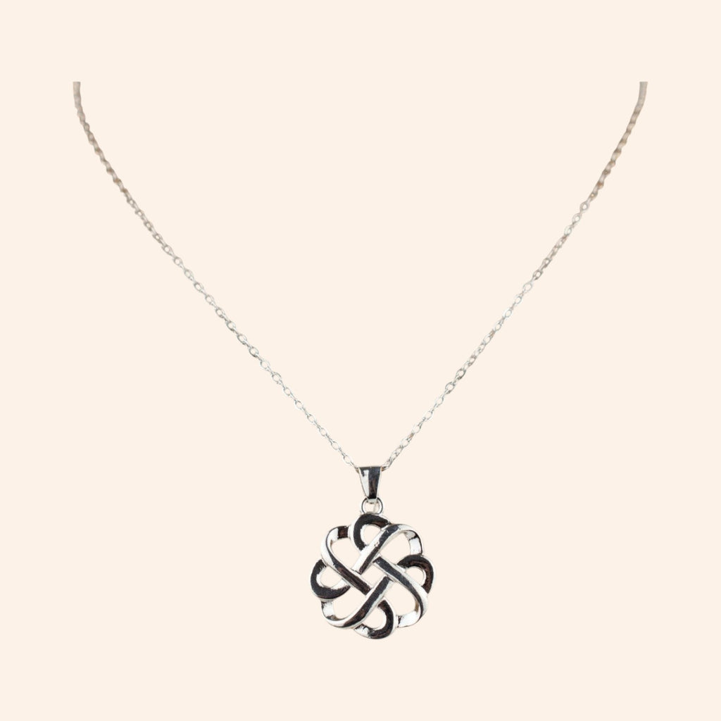 Collier pendentif nœud celtique  Collier Jethyka