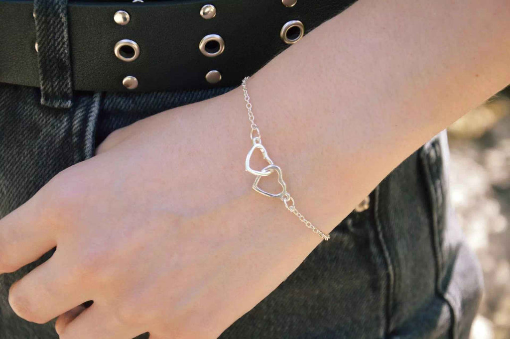 Bracelet Cœurs entrelacés et chaîne argentée