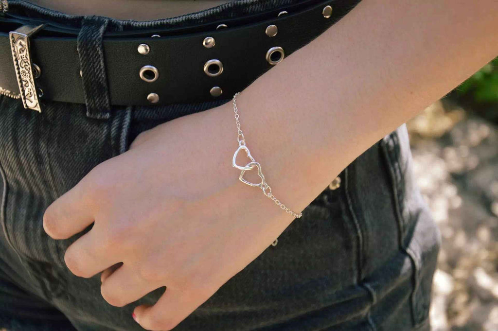 Bracelet Cœurs entrelacés et chaîne argentée