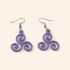 Boucles d'oreilles Triskell violettes en résine  Boucles d'Oreilles Jethyka